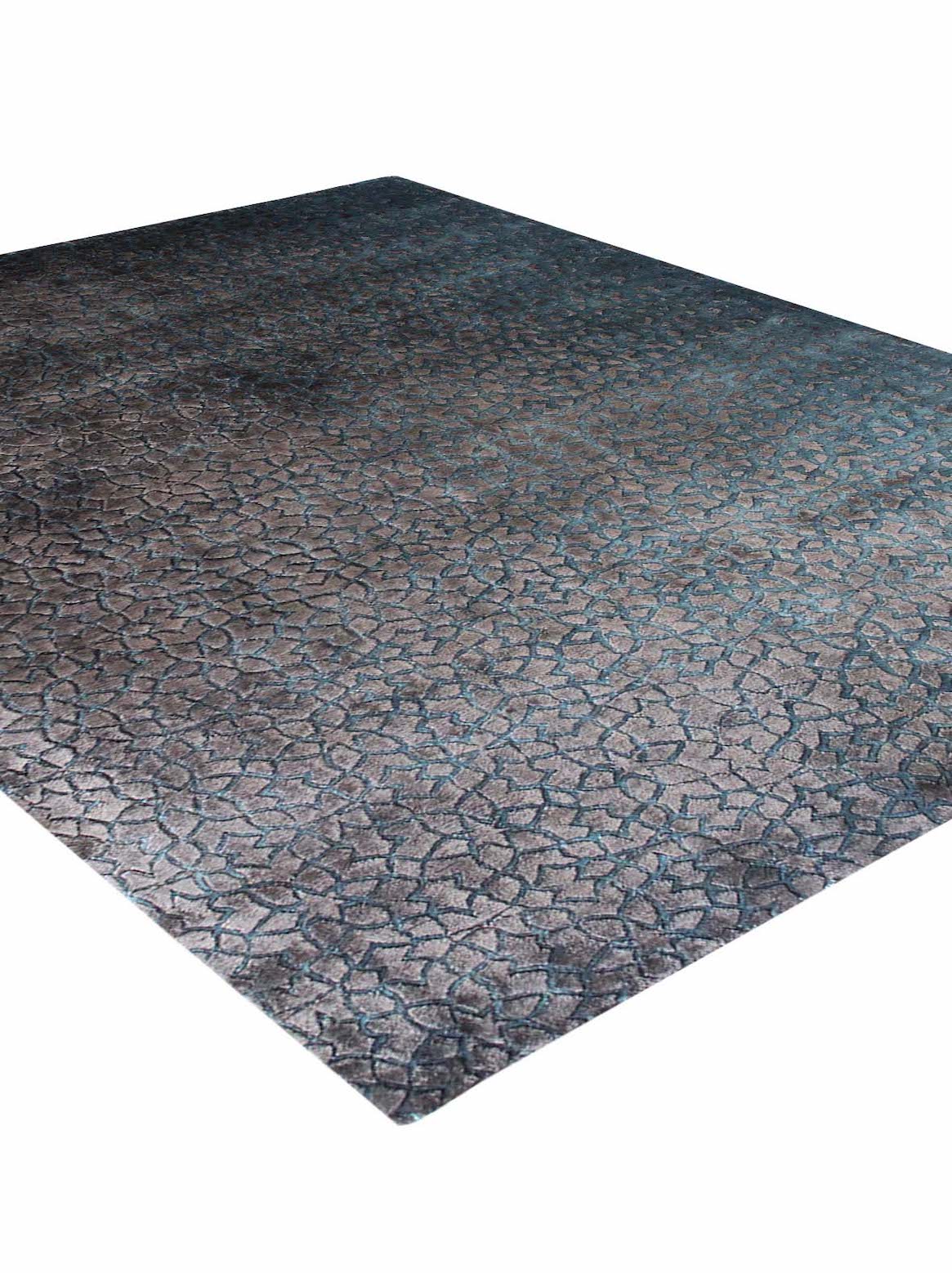 Luxury carpet in Blue color and 6' x 9' size