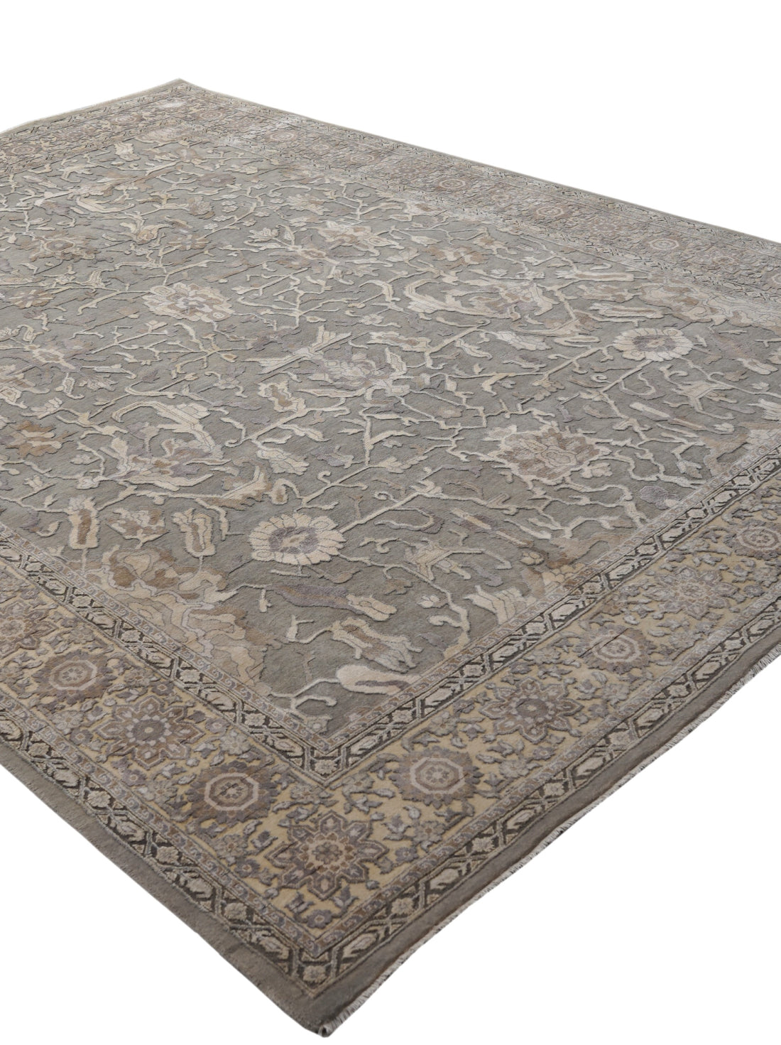 Luxury carpet in Assorted color and 10' x 14' size