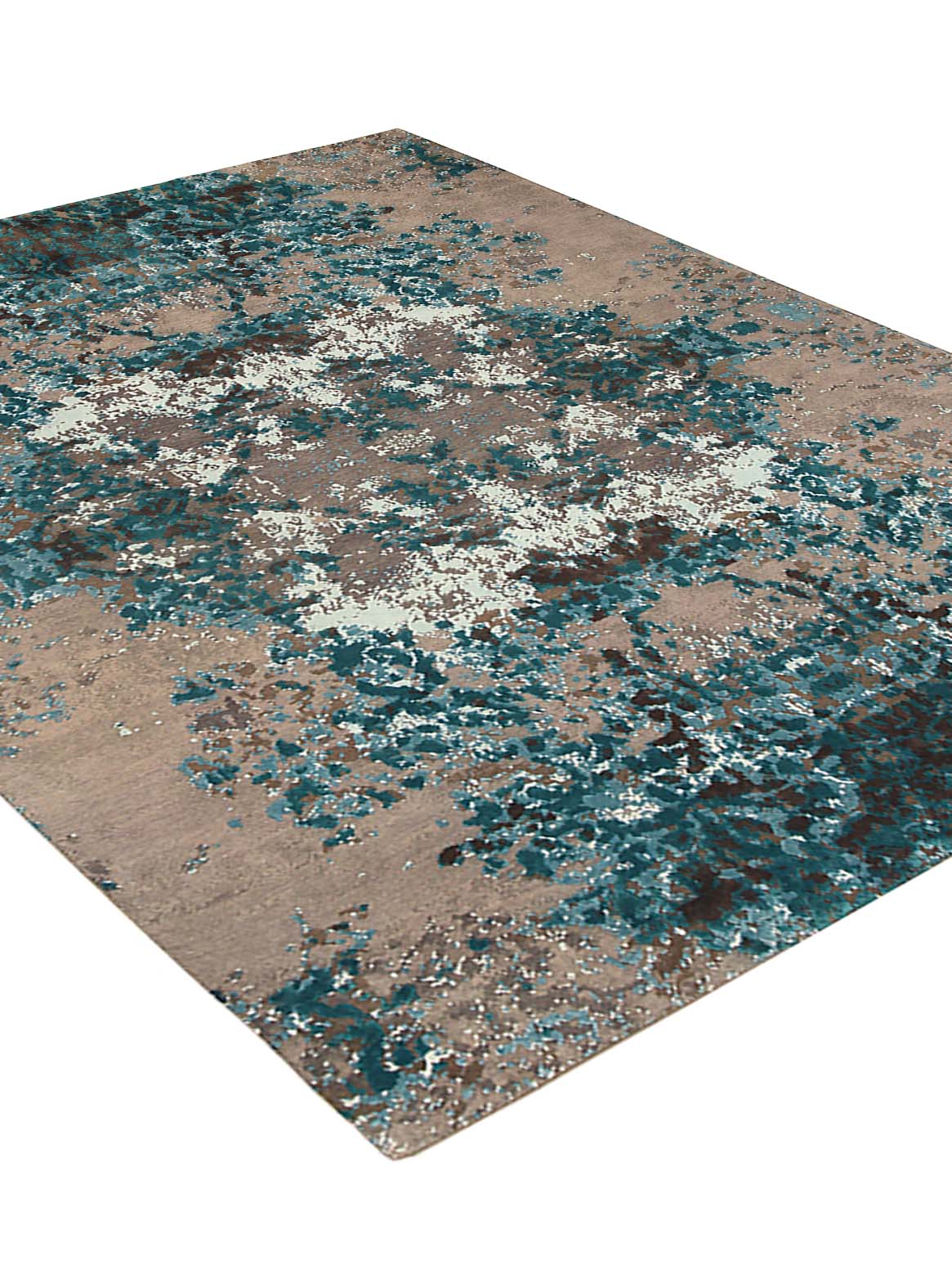 Luxury carpet in Turquoise color and 6' x 9' size