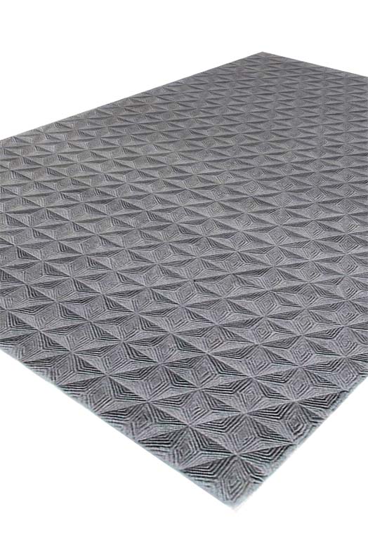 Luxury hand tufted carpet made from 100% Wool in dark grey color and 4'6" x 6'6" size