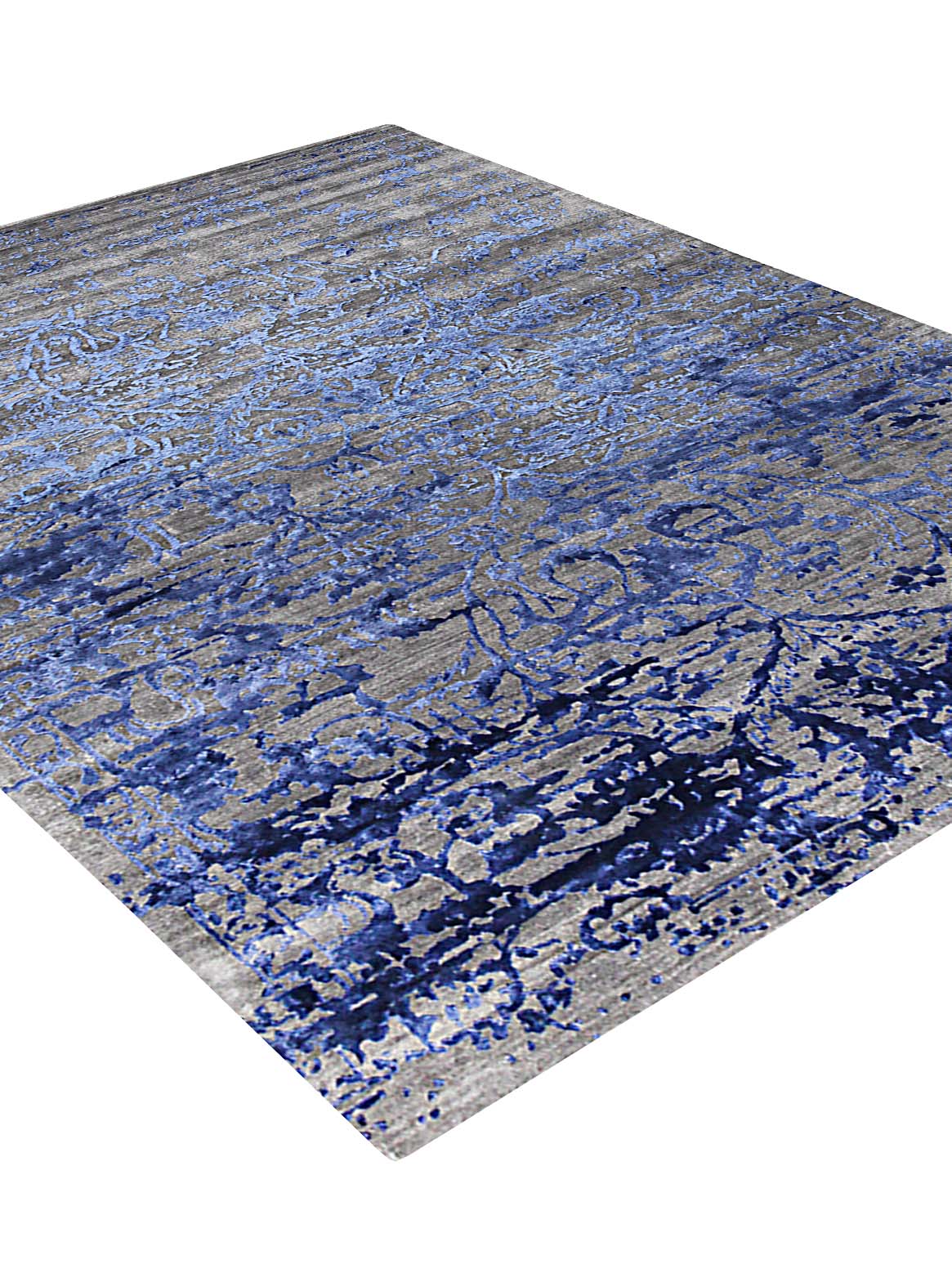 Luxury carpet in Blue color and 6' x 9' size