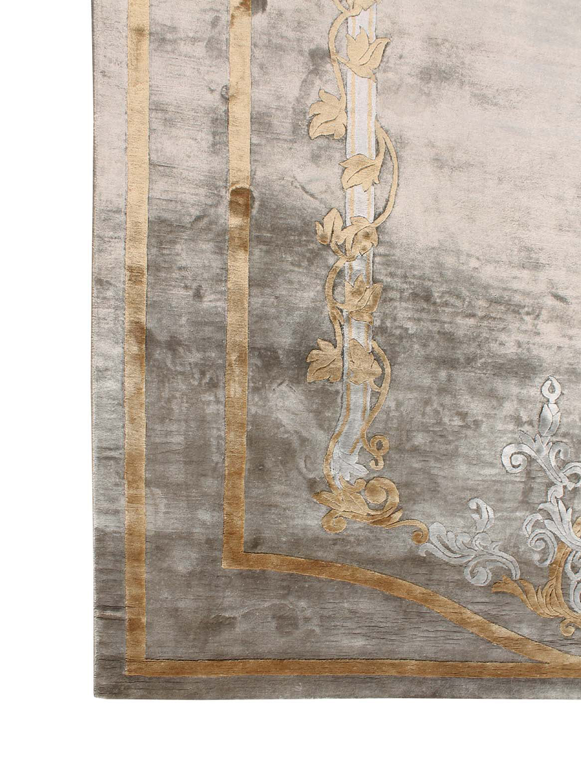 Product: Luxury Carpet | Color: Taupe Gold | Size: 6' x 9'