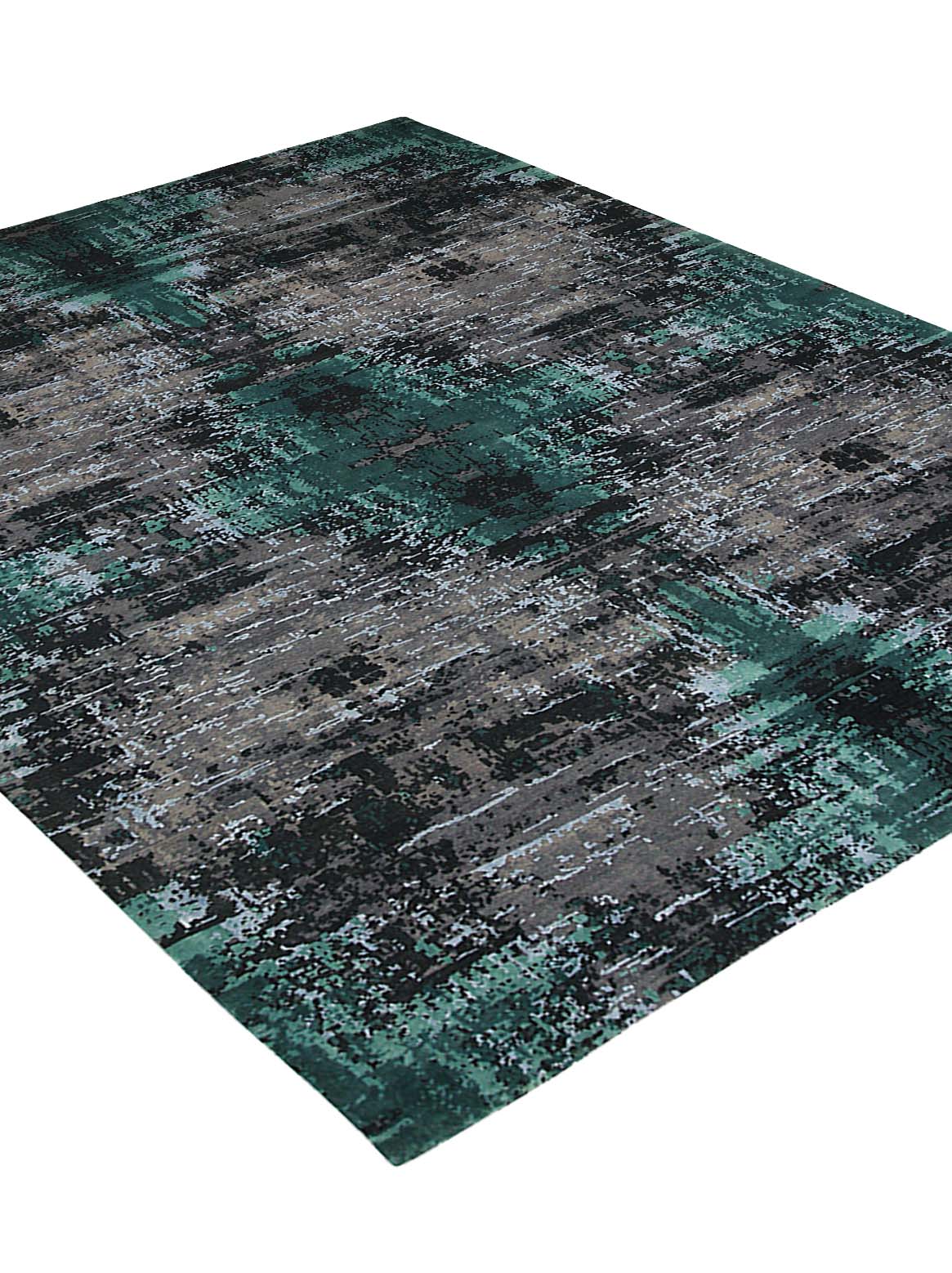 Luxury carpet in Emerald color and 6' x 9' size