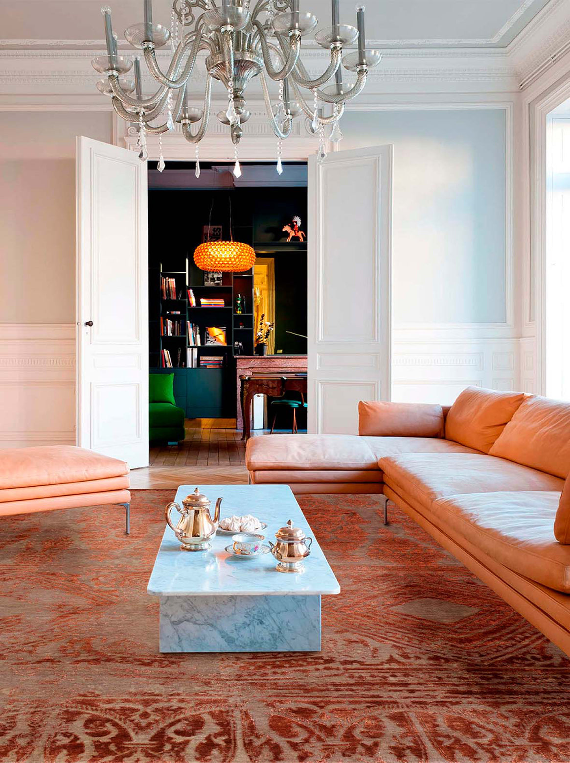 Luxury carpet in Bronze color and 6' x 9' size