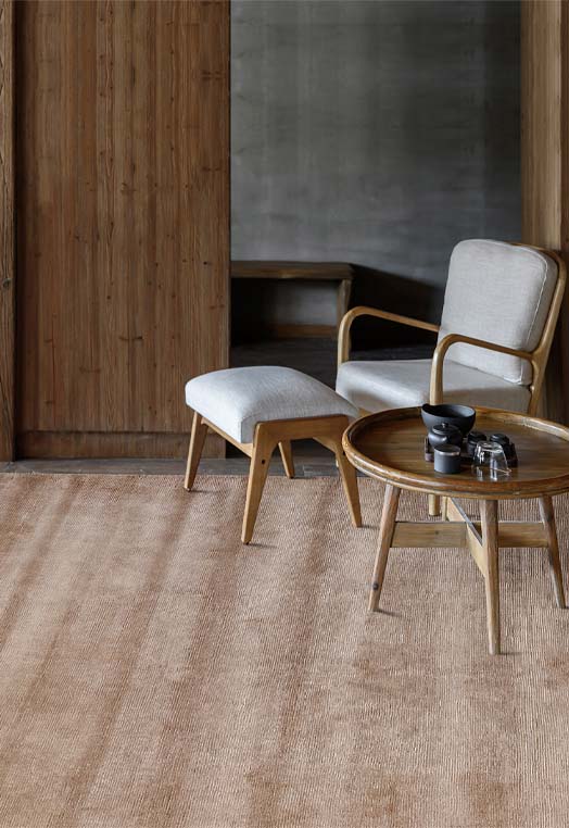 Luxury carpet in Beige color and 5'6" x 8' size