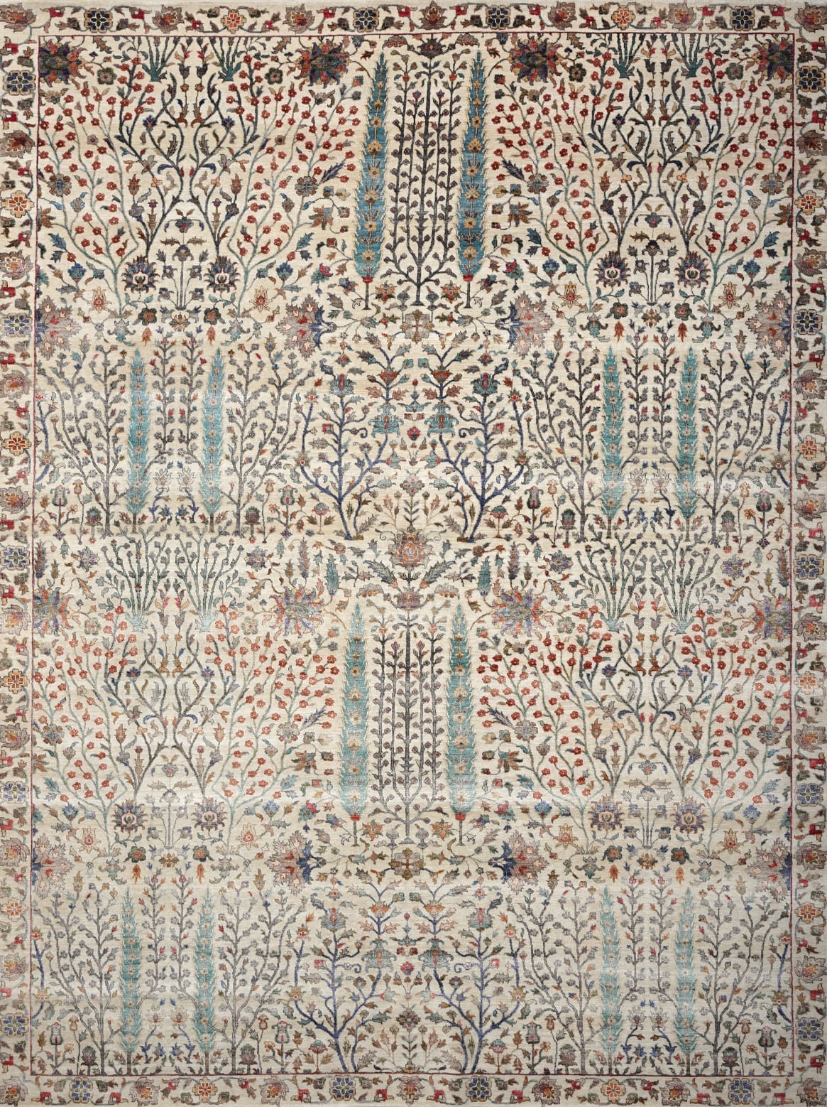 Luxury hand knotted carpet made from 100% Wool