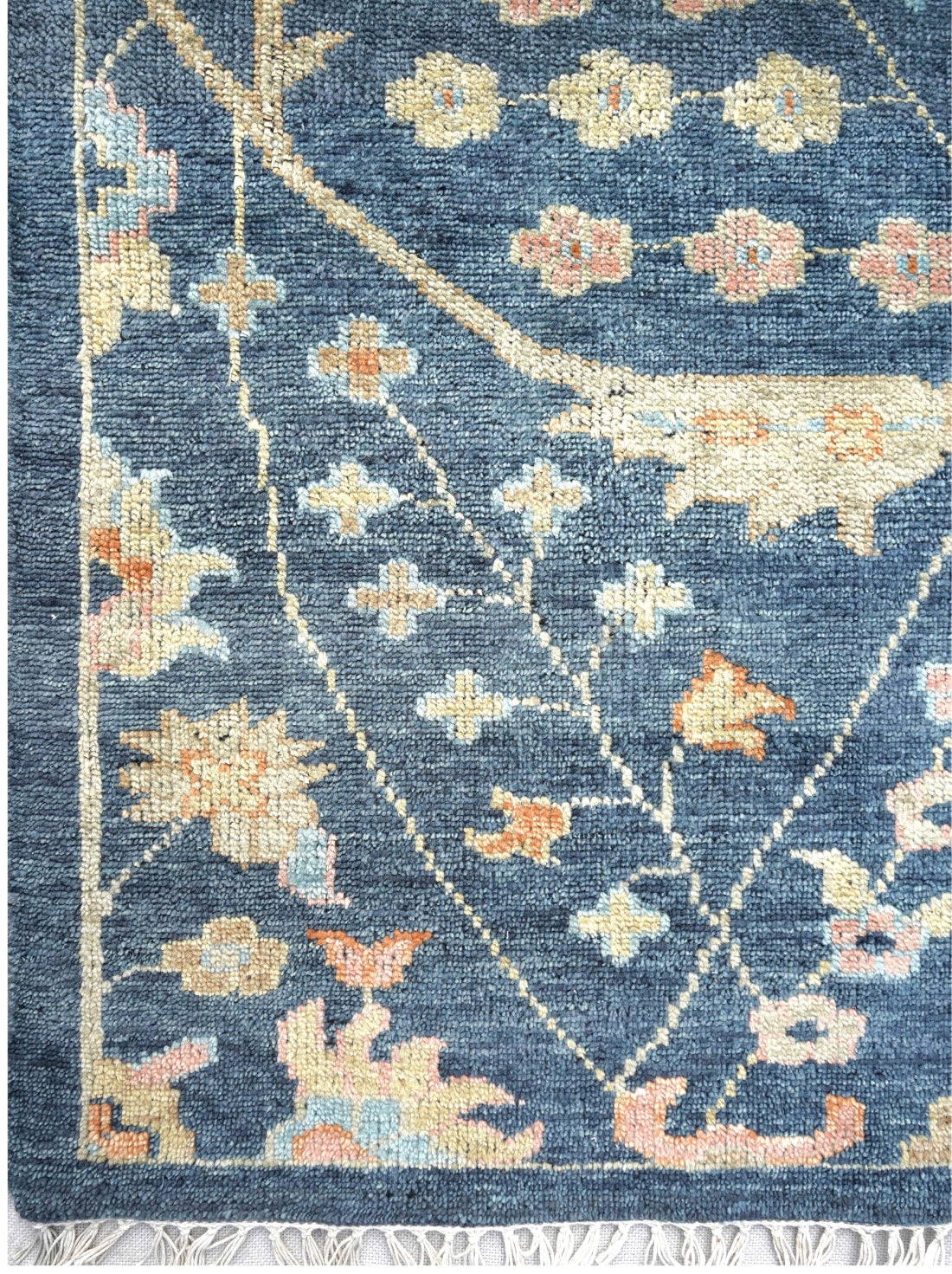 Luxury hand knotted carpet made from 100% Wool in assorted color and 9' x 12' size