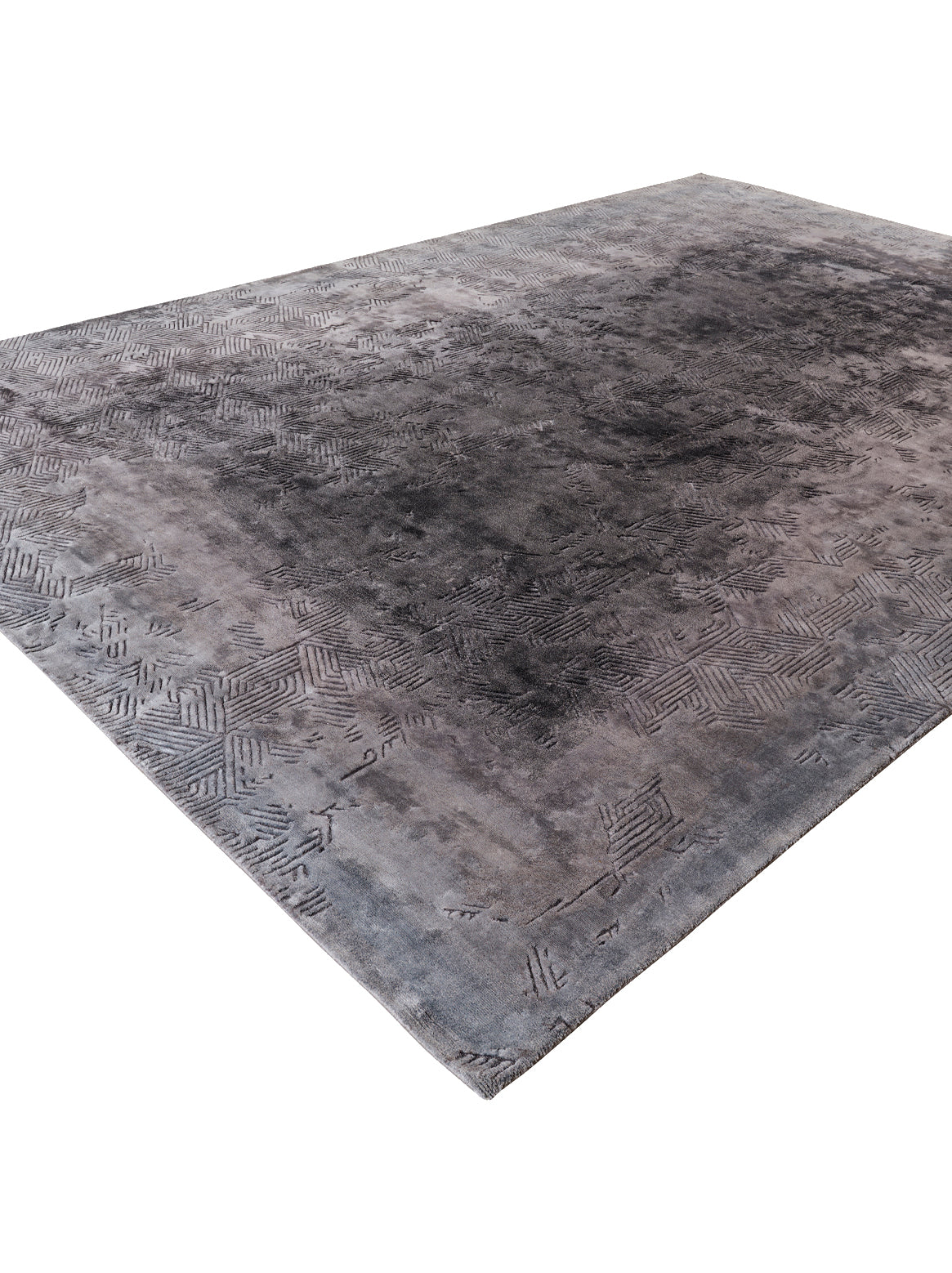 Luxury carpet in STEEL color and 6' x 9' size