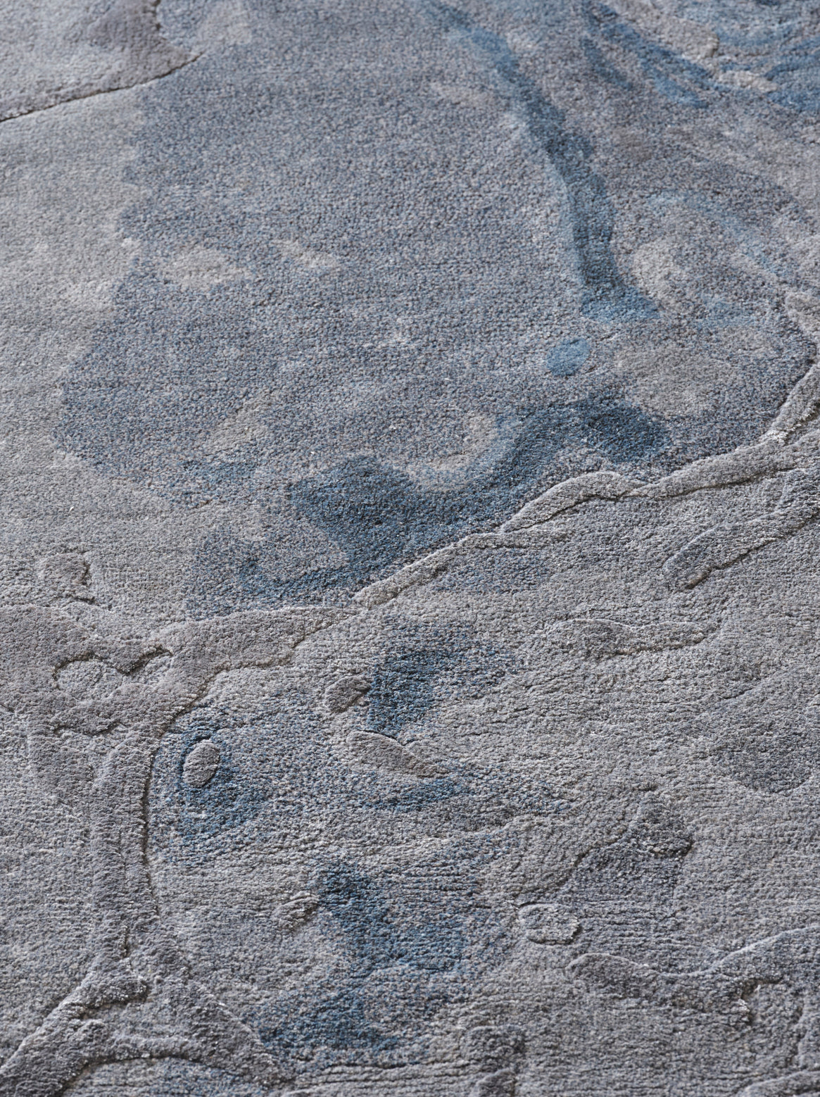 Luxury hand tufted carpet made from 100% Bamboo Silk in blue grey color and 3' x 5' size