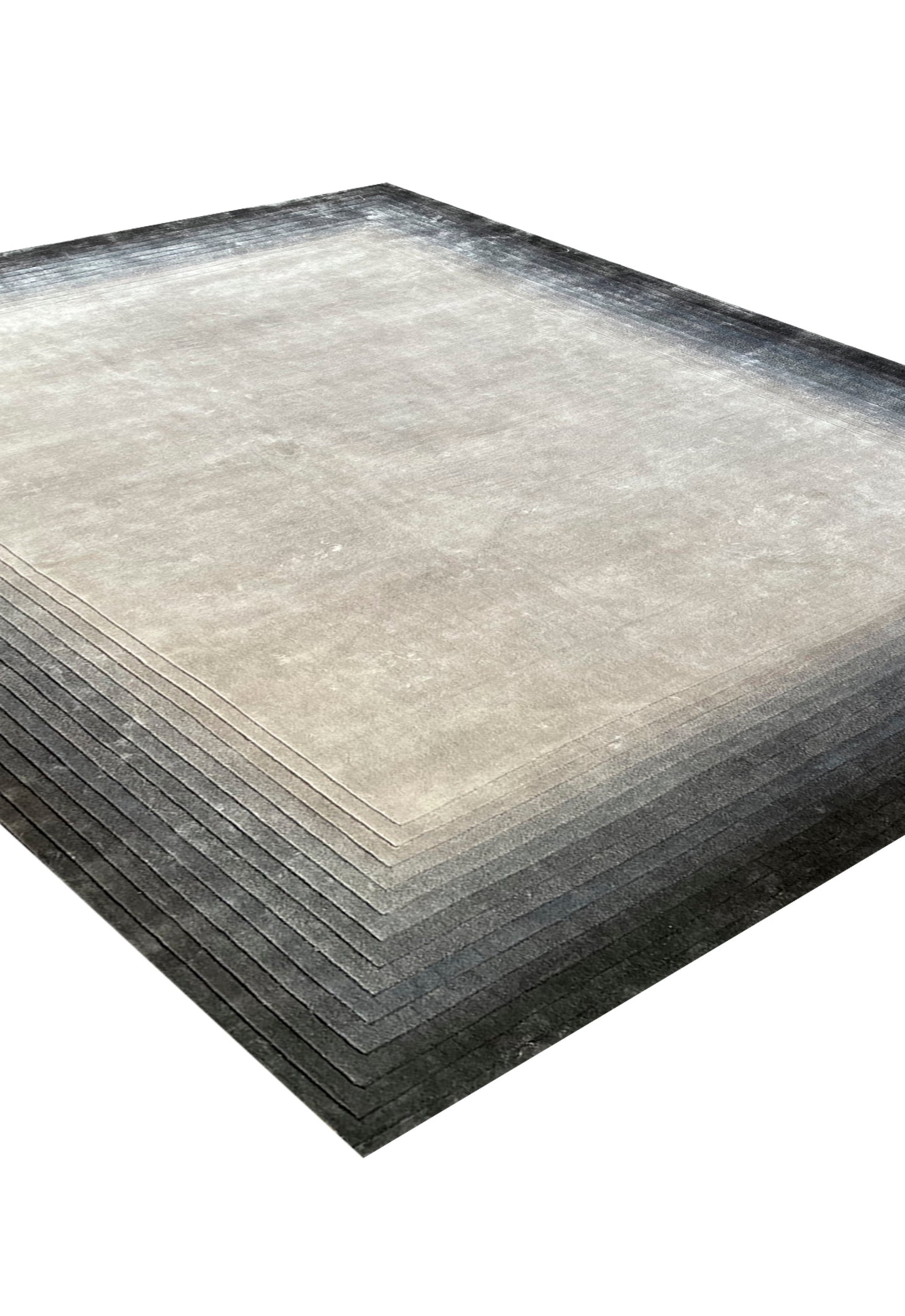 Luxury carpet in Grey color and 6' x 9' size