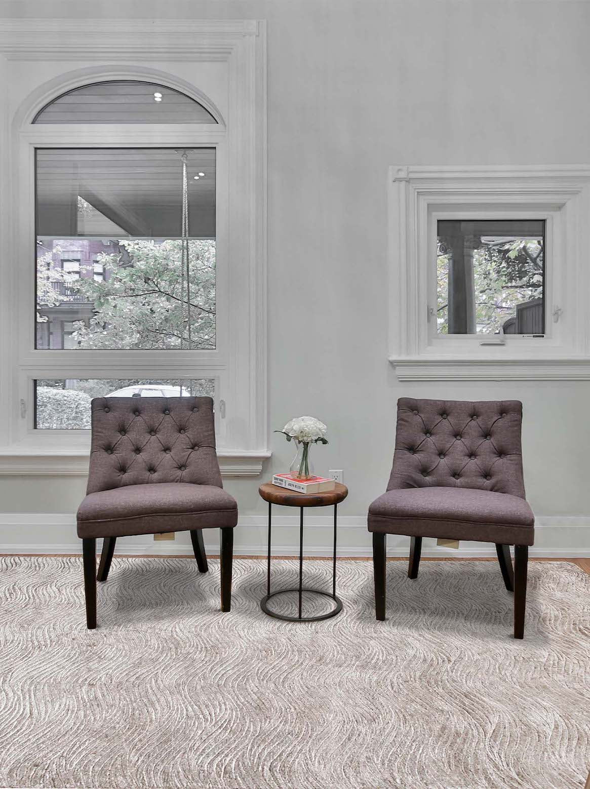 Luxury carpet in Grey color and 6' x 9' size