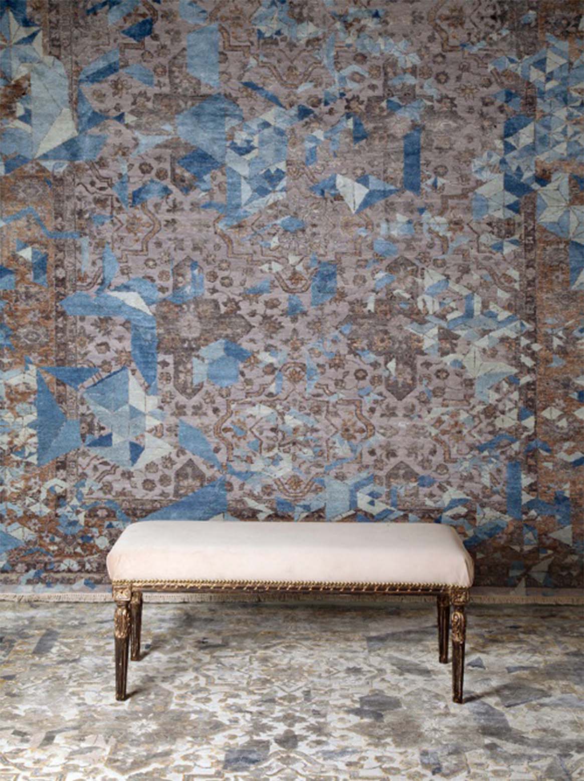 Luxury carpet in Blue color and 6' x 9' size