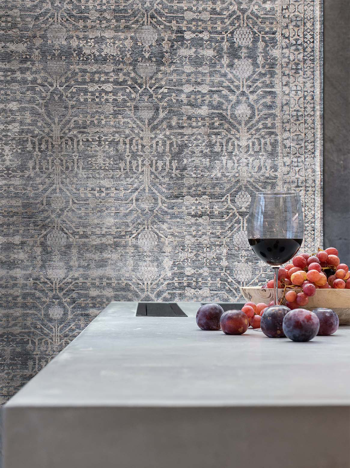 Luxury carpet in Dark Grey color and 8' x 10' size