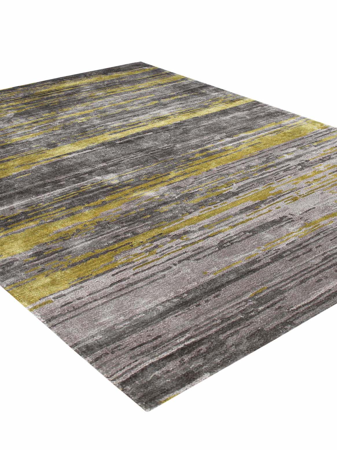 Luxury carpet in Green color and 4'6" x 6'6" size