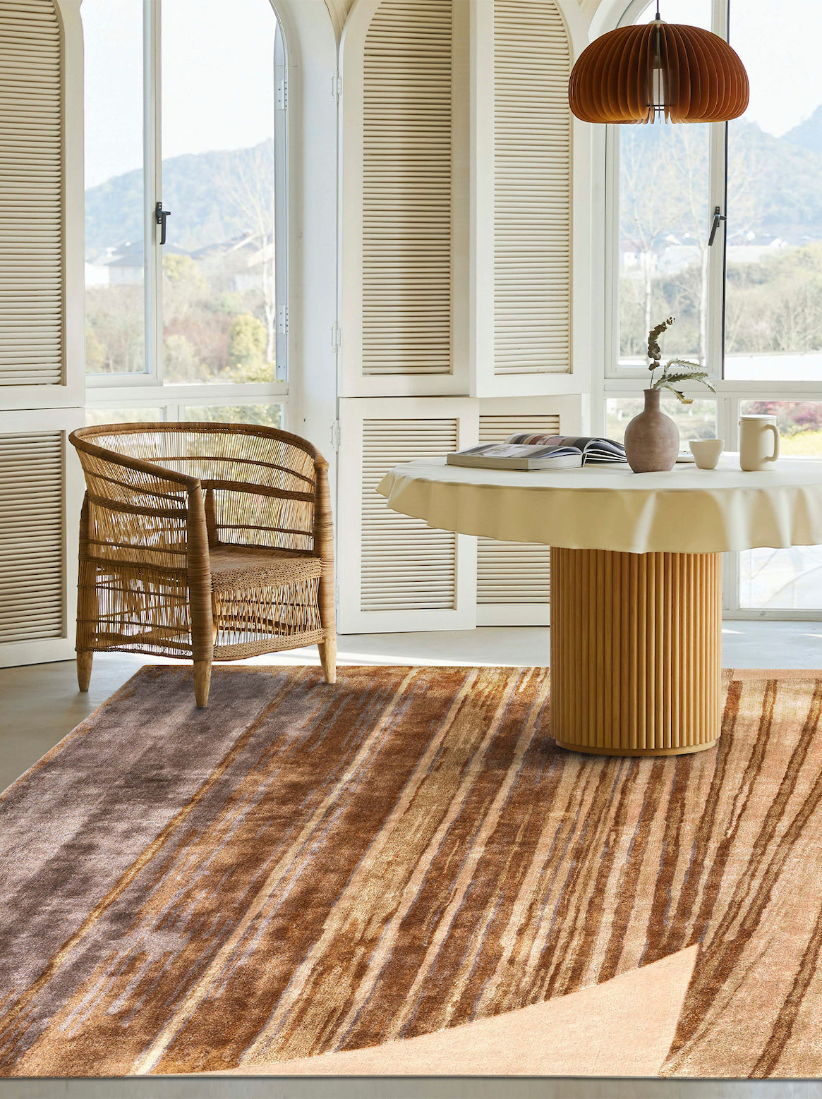 Luxury carpet in Bronze color and 4'6" x 6'6" size