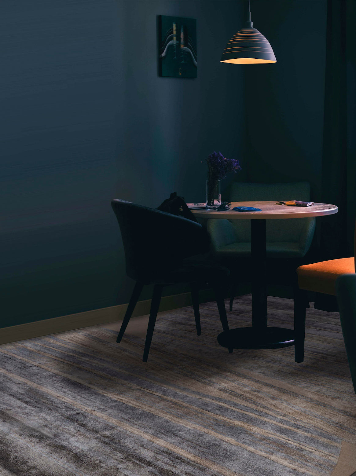 Luxury carpet in Grey color and 4'6" x 6'6" size