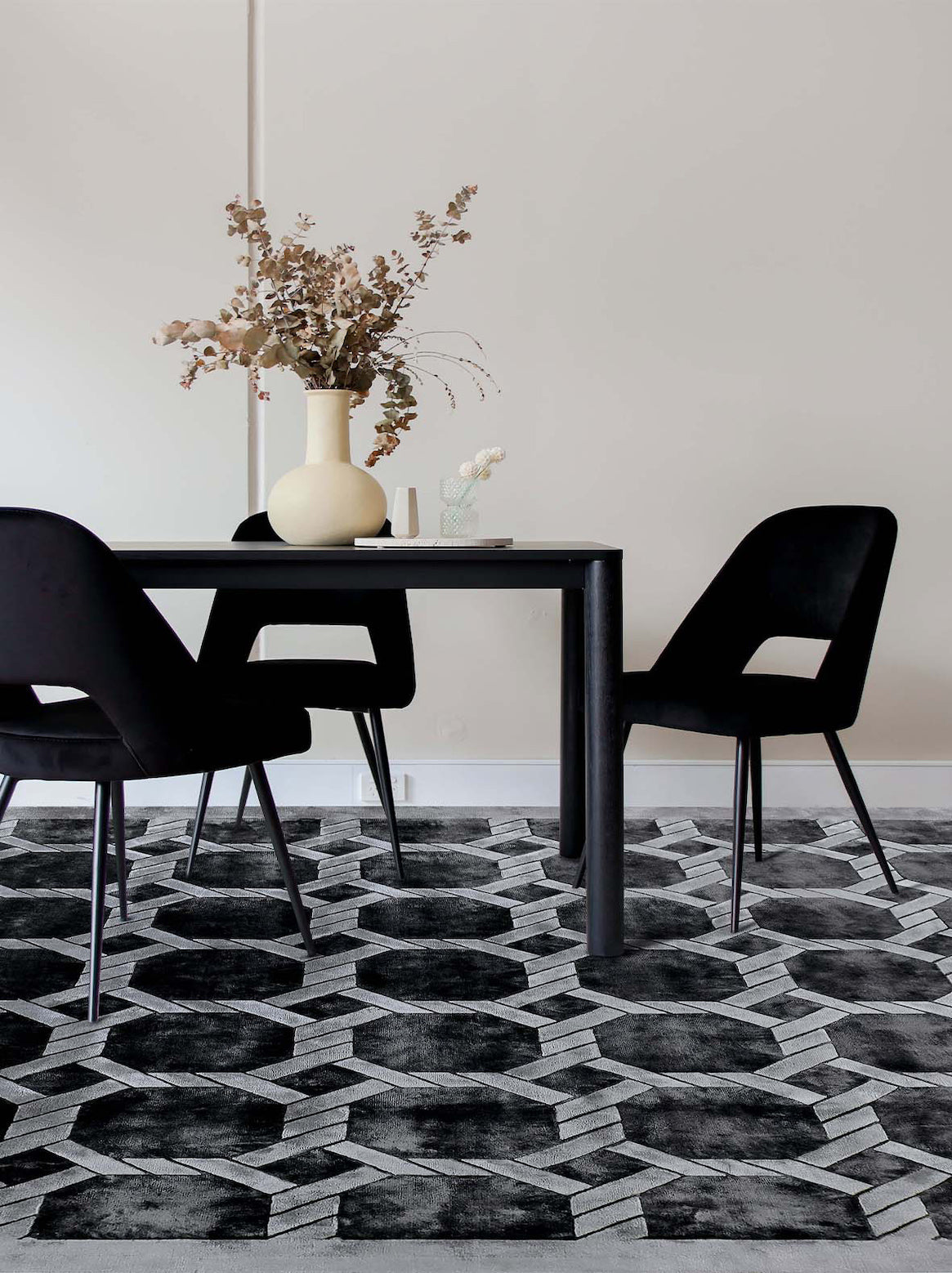 Luxury carpet in Silver Taupe color and 6' x 9' size