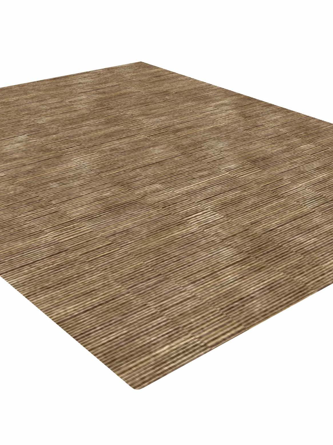 Luxury carpet in Brown color and 6' x 9' size