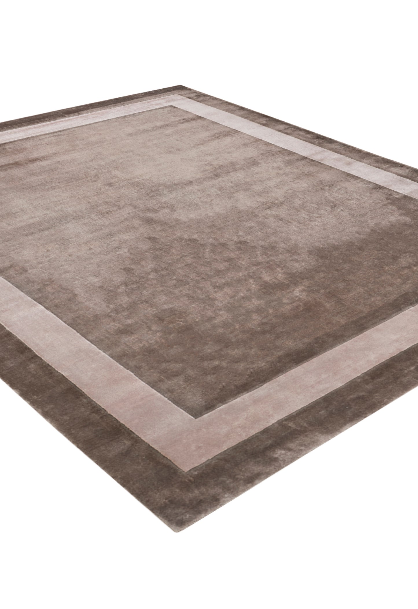 Luxury carpet in Grey color and 6' x 9' size
