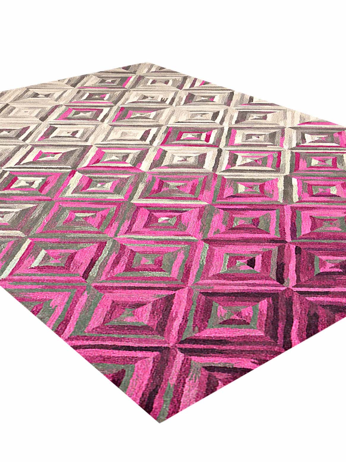 Luxury carpet in Fuchsia color and 4'6" x 6'6" size