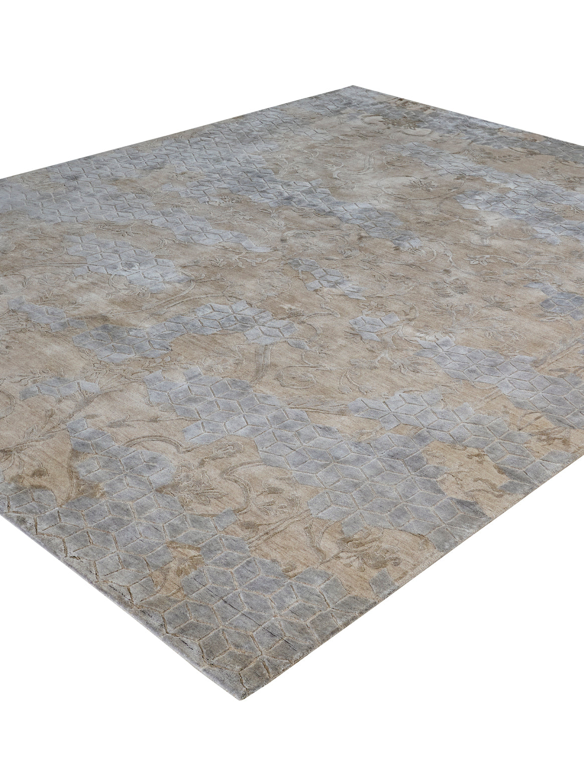 Luxury carpet in Ivory Beige color and 6' x 9' size
