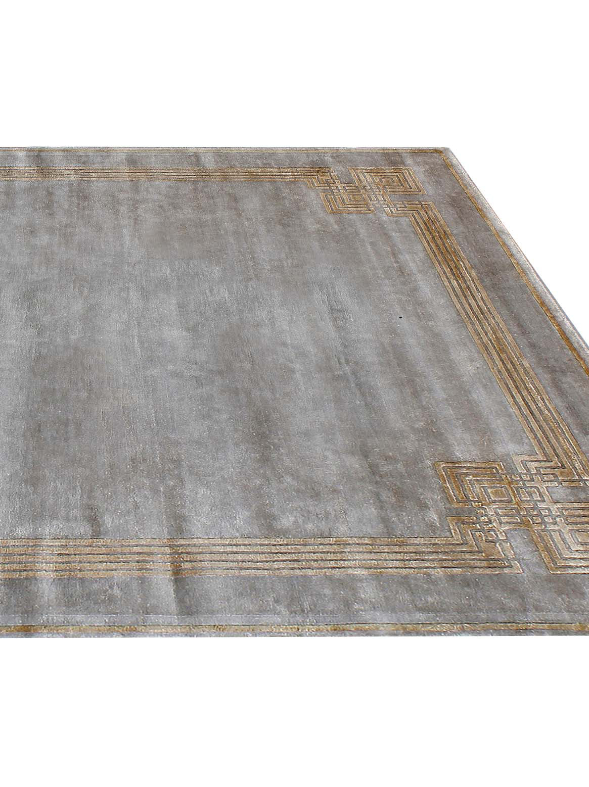 Product: Luxury Carpet | Color: Silver Gold | Size: 6' x 9'