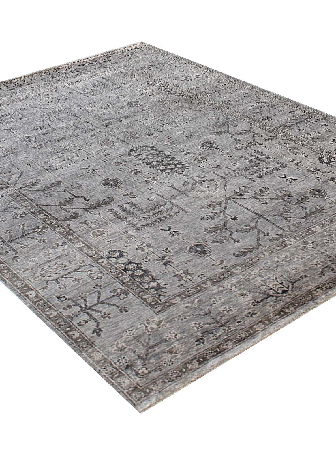 Luxury carpet in Silver color and 8' x 10' size