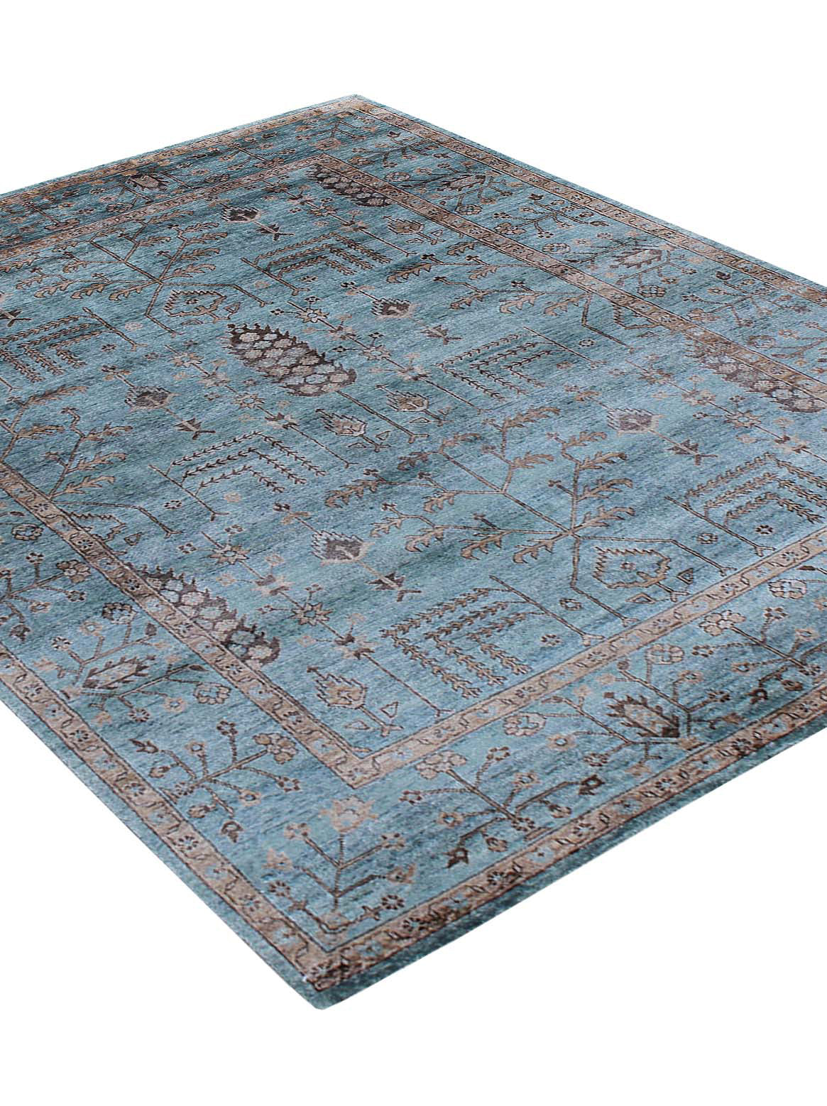 Luxury carpet in Blue color and 8' x 10' size