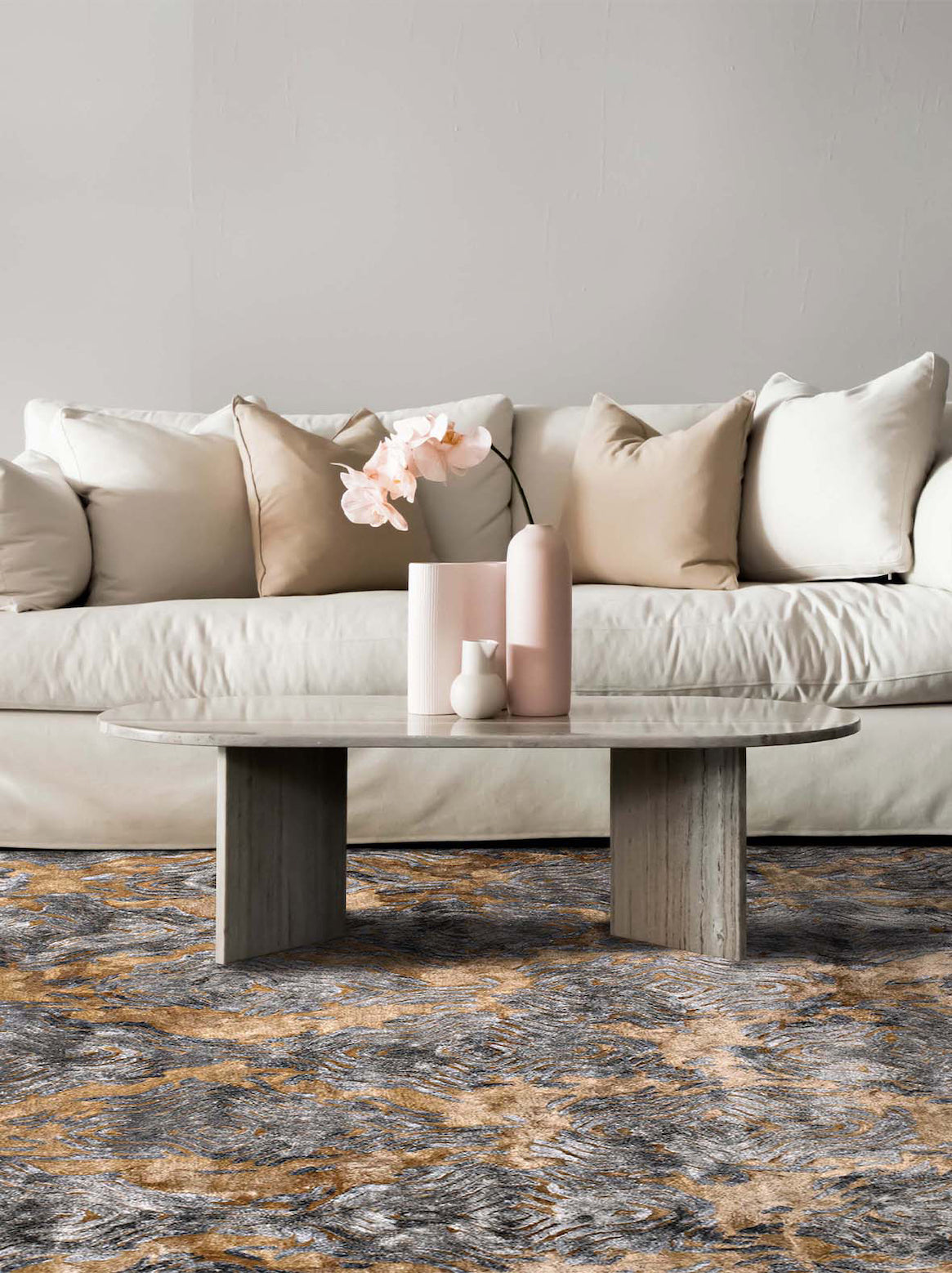 Luxury carpet in Grey Gold color and 4'6" x 6'6" size