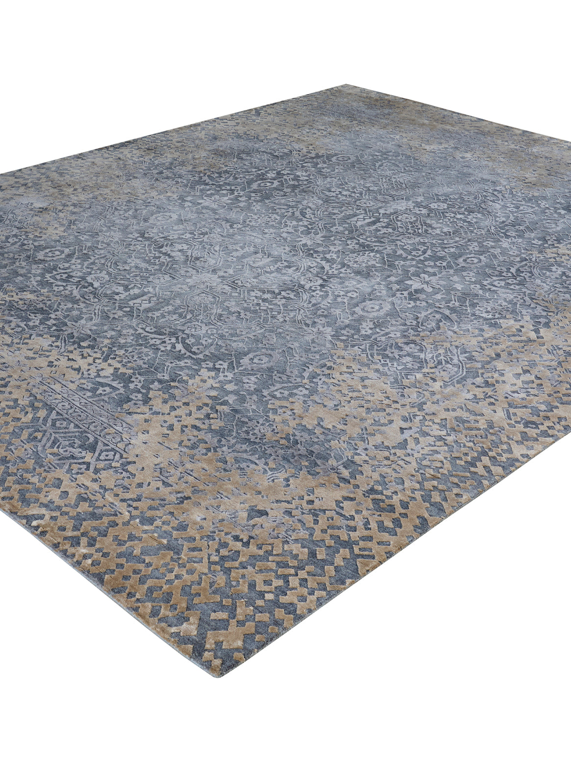 Luxury carpet in Ecru color and 6' x 9' size