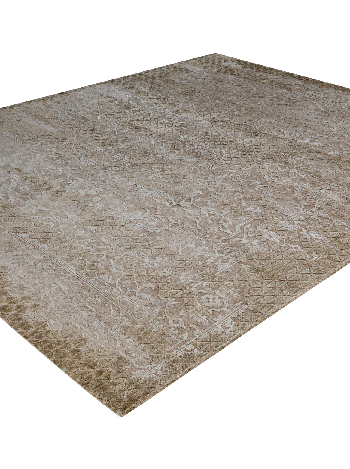 Luxury carpet in Gold color and 6' x 9' size