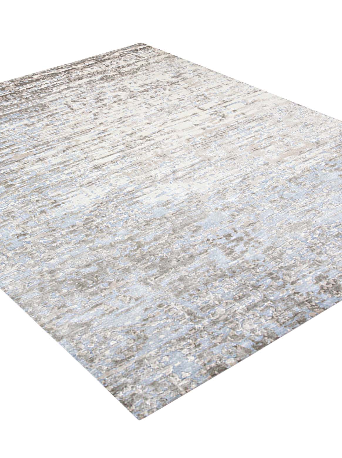 Luxury carpet in Beige color and 5'6" x 8' size
