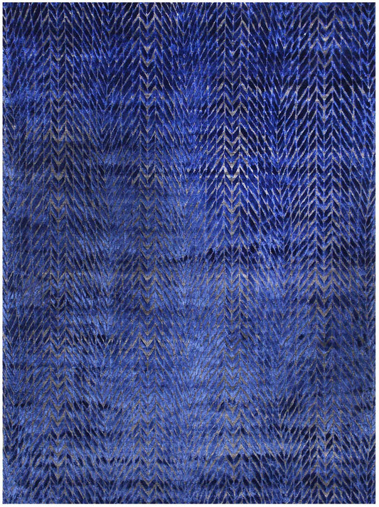 Luxury hand knotted carpet made from Wool & Botanical Silk