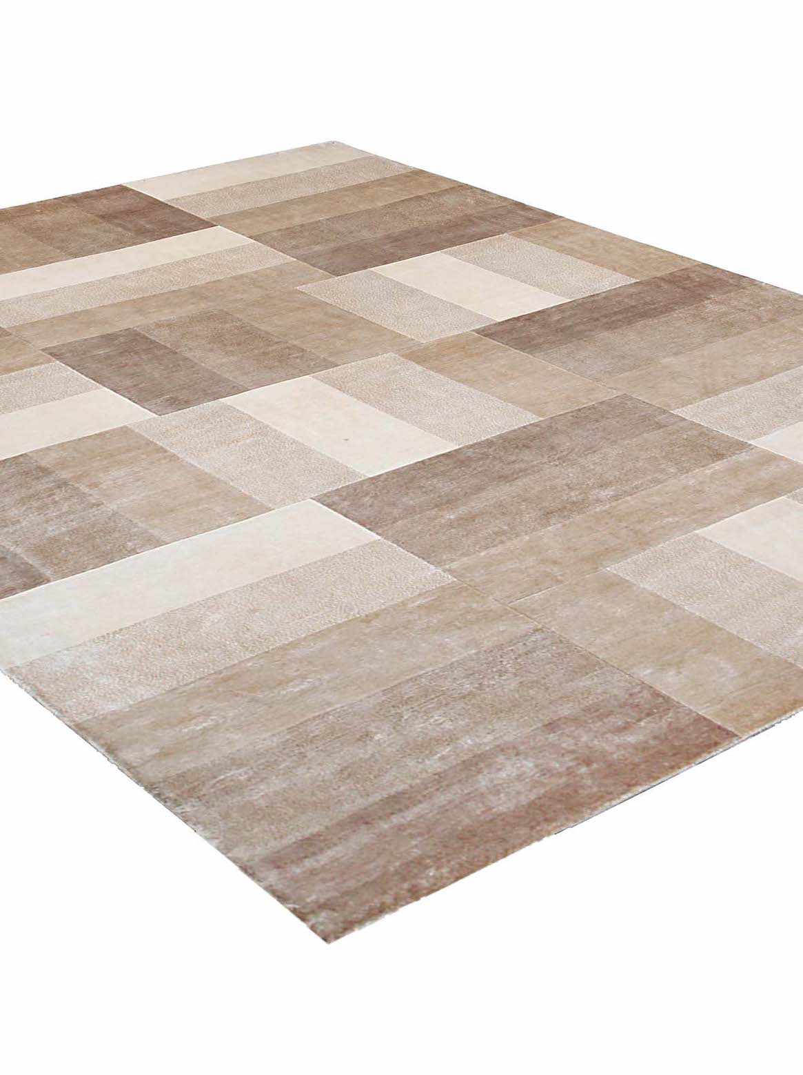 Luxury carpet in Beige color and 5'6" x 8' size