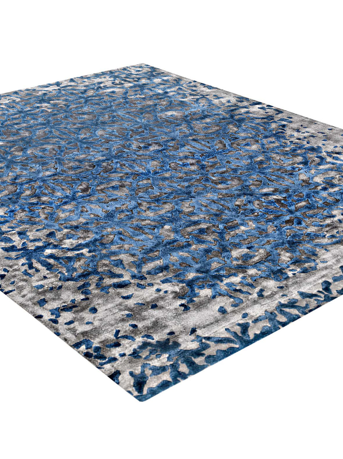 Luxury carpet in Grey Blue color and 4'6" x 6'6" size