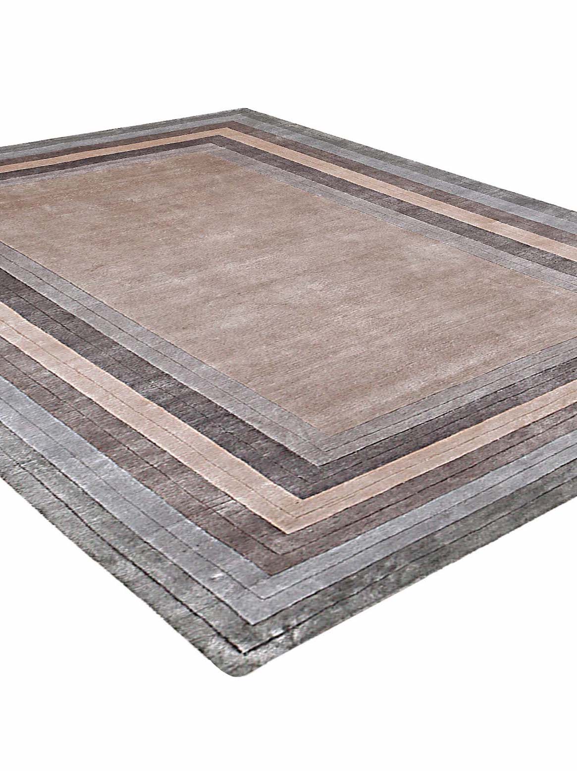 Luxury carpet in Grey color and 6' x 9' size