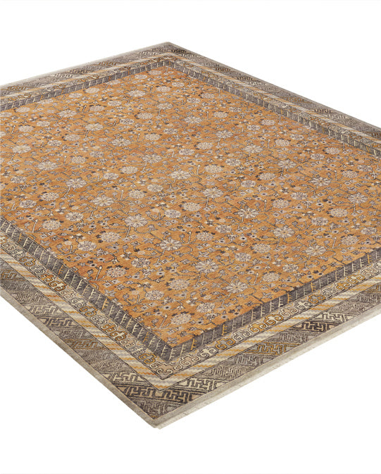 Luxury carpet in Assorted color and 6' x 9' size