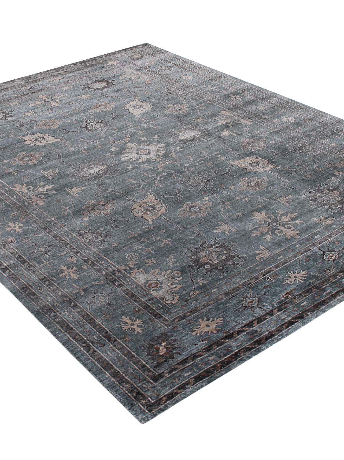 Luxury carpet in Gold color and 8' x 10' size