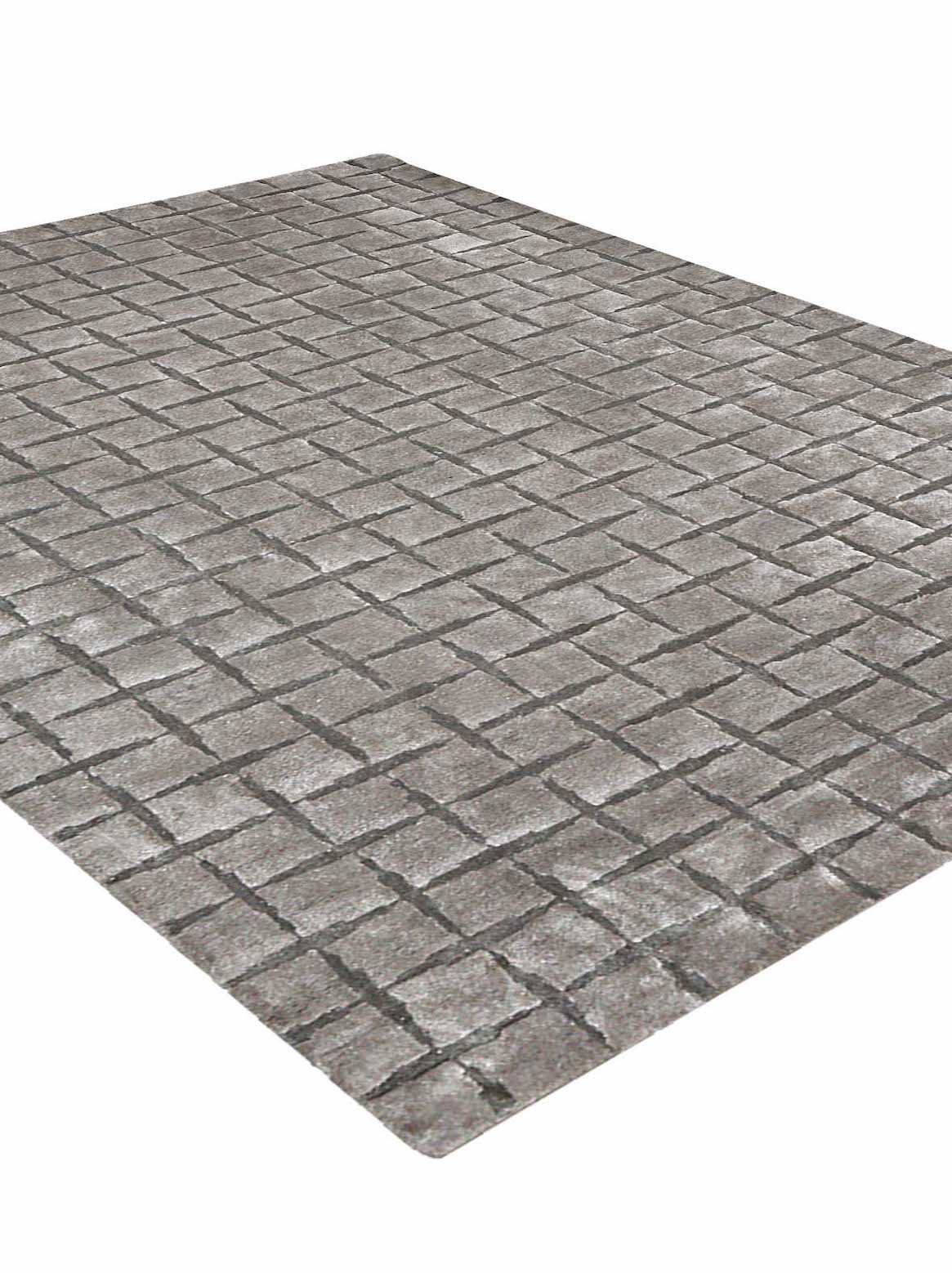 Luxury carpet in Taupe color and 4'6" x 6'6" size