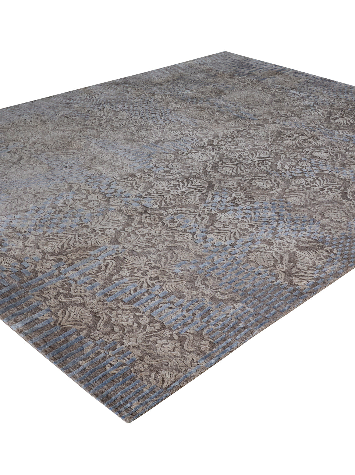 Luxury carpet in Dove color and 6' x 9' size