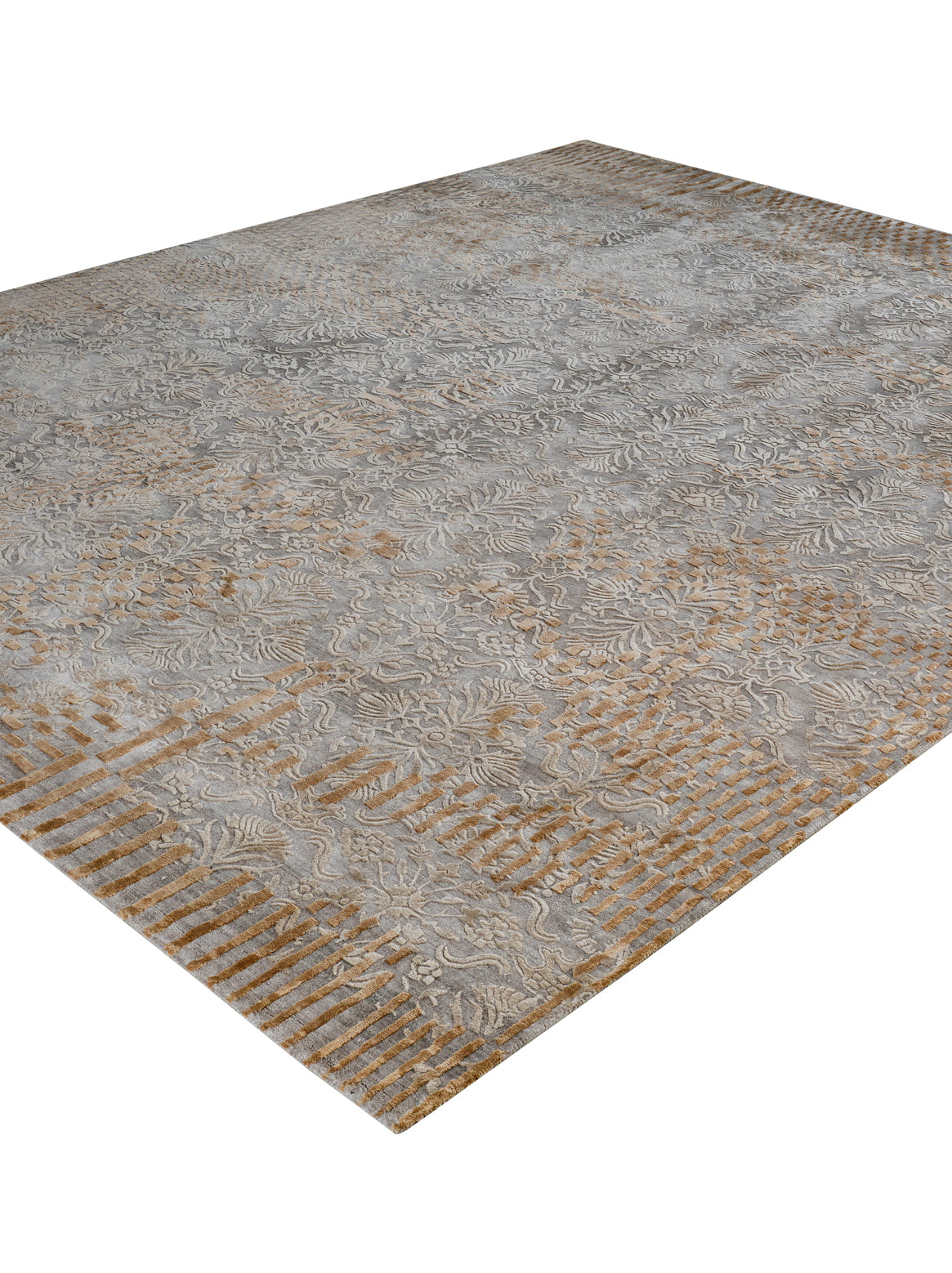 Luxury carpet in Tan color and 6' x 9' size