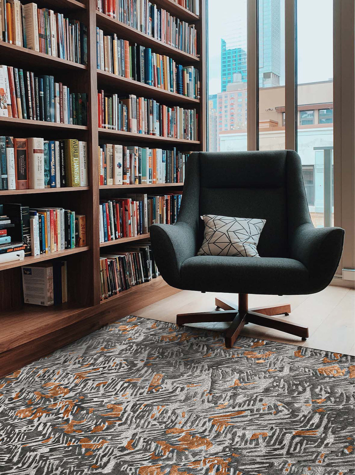 Luxury carpet in Charcoal Rust color and 4'6" x 6'6" size