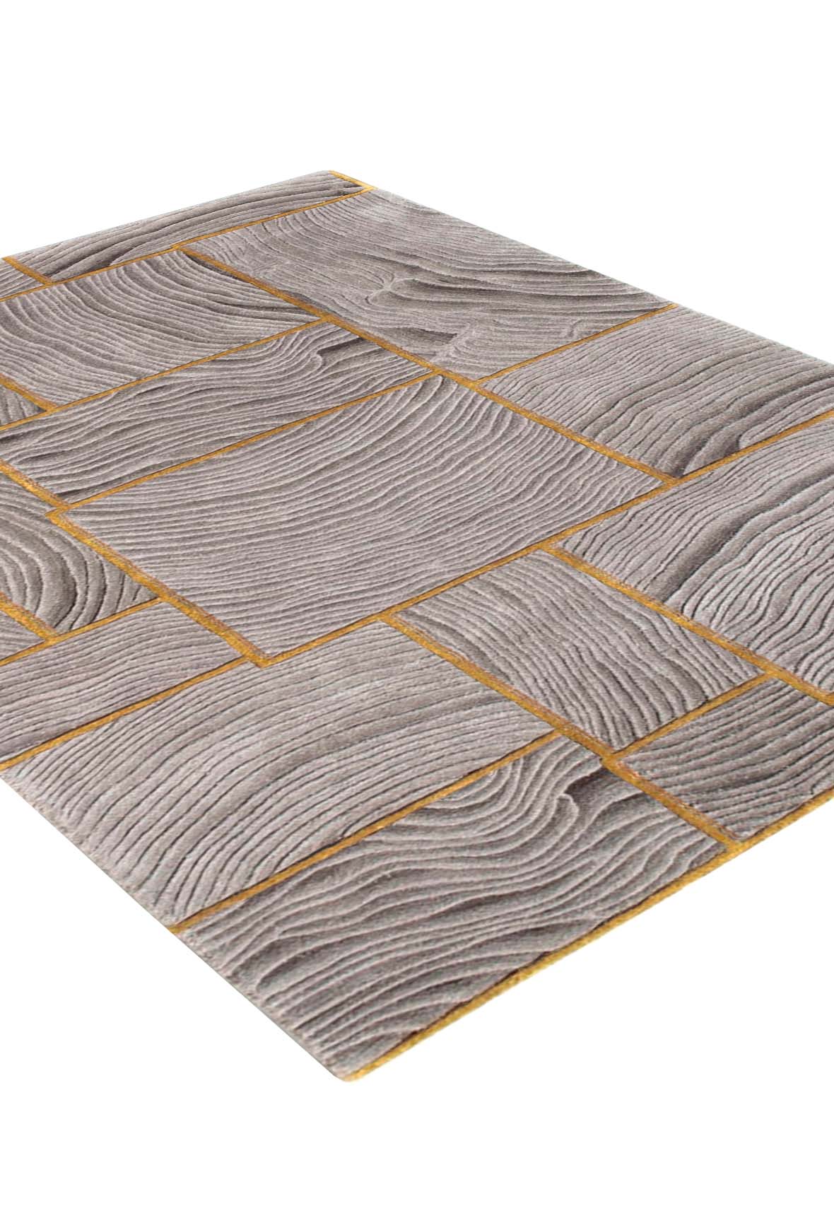 Luxury carpet in Grey Gold color and 5'6" x 8' size