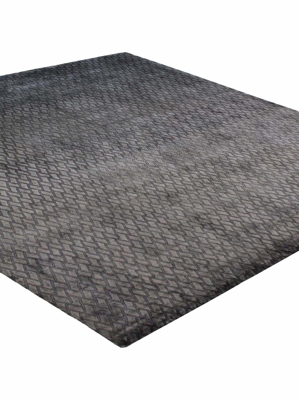 Luxury carpet in Grey Black color and 6' x 9' size