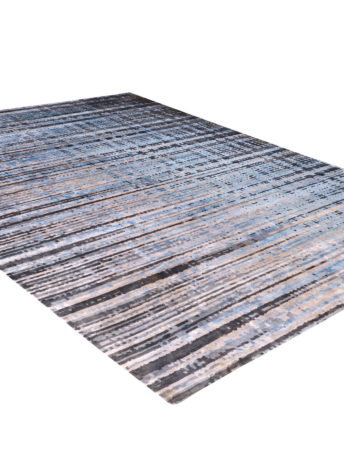 Luxury carpet in Blue color and 6' x 9' size