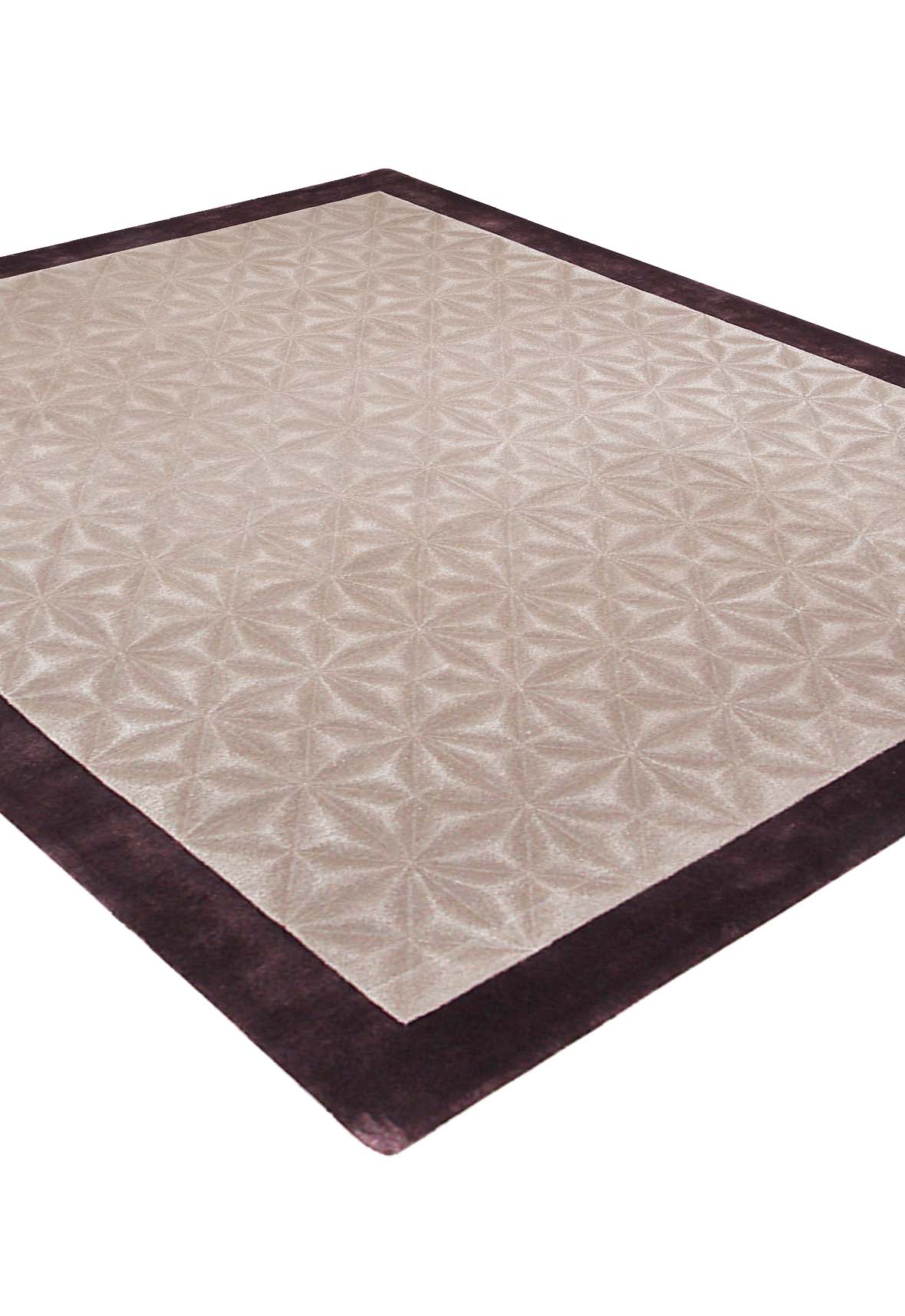 Luxury hand tufted carpet made from Wool & Botanical Silk in mauve color and 4'6" x 6'6" size