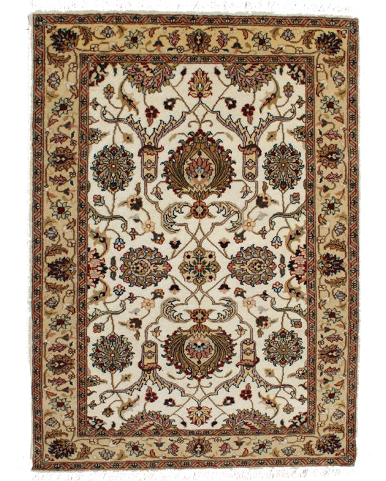 Luxury hand knotted carpet made from Wool & Botanical Silk