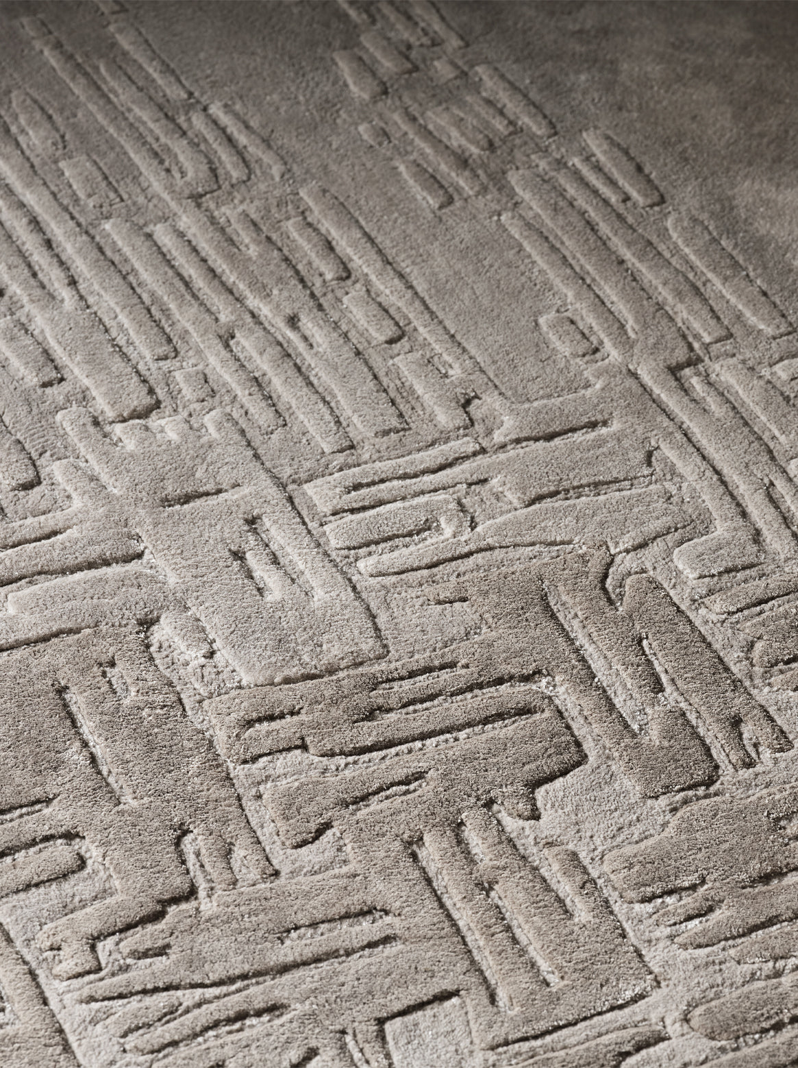 Arista Ash Grey luxury carpet – handcrafted quality