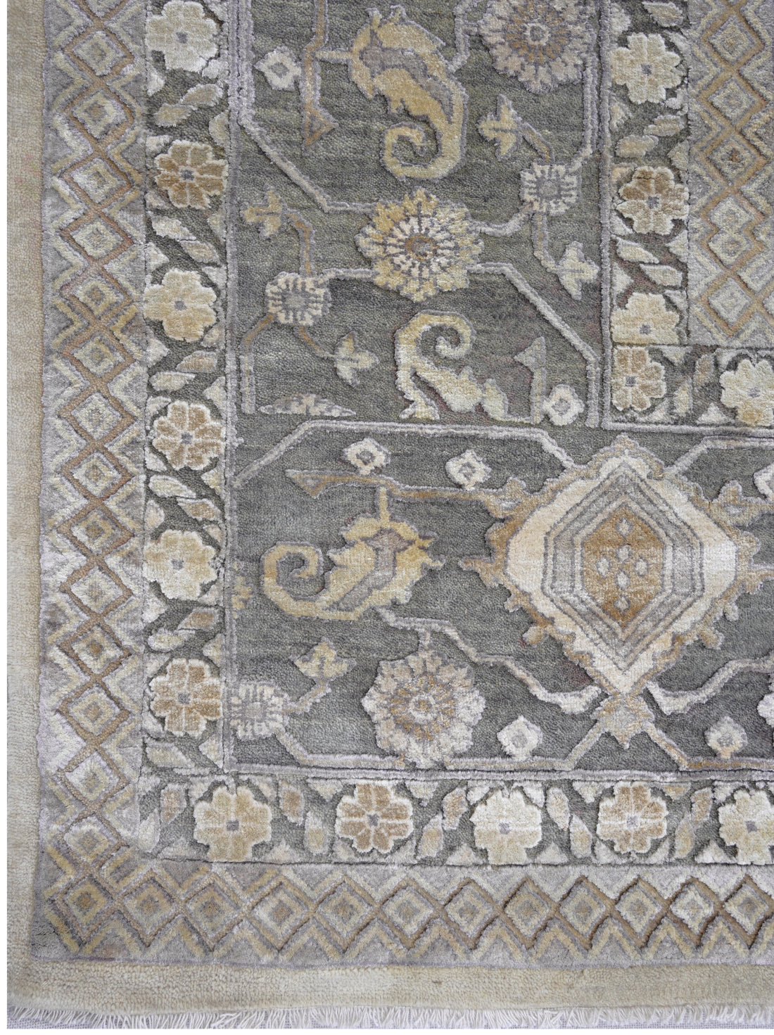 Luxury hand knotted carpet made from 100% Wool in assorted color and 12' x 15' size