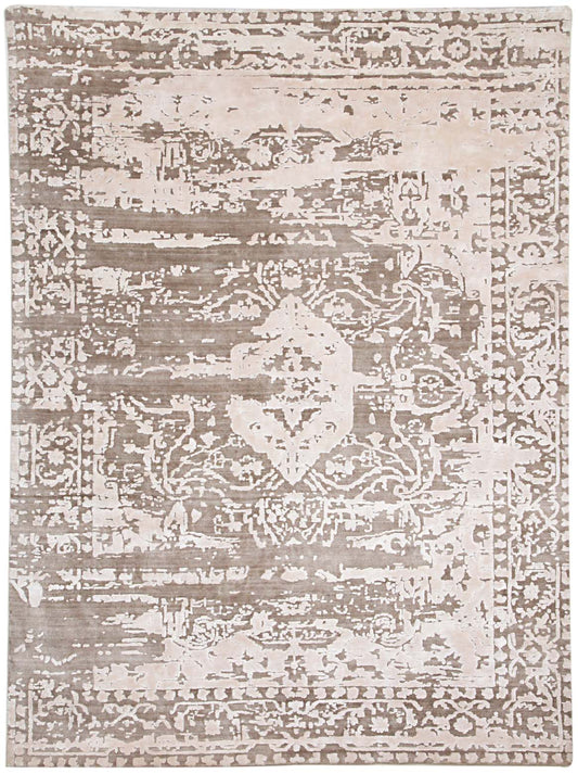 Hands ZAYNA Beige Luxury Carpet - Wool & Botanical Silk, Hand Knotted (5'6" x 8')